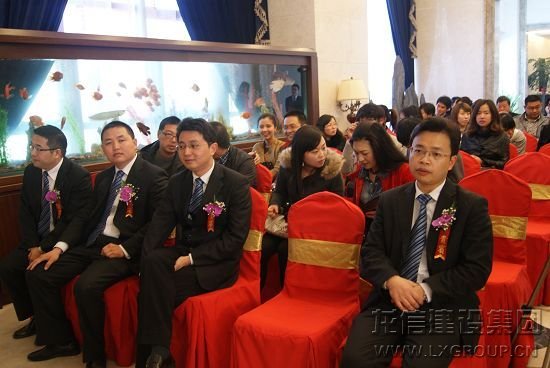 图为南通运杰龙馨园会馆果真活动