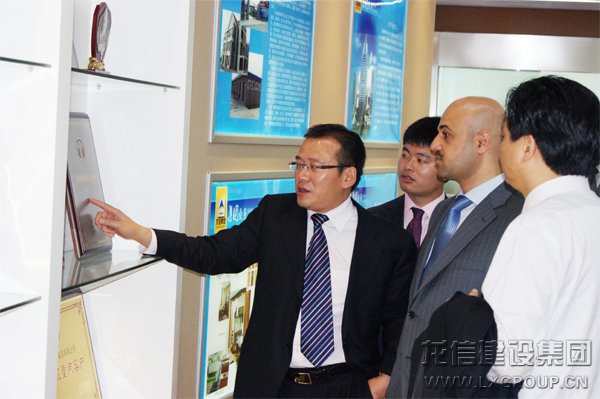 沙特奥斯曼集团副主席阿仆杜拉参访集团公司_优惠活动办理大厅有限公司-衡宇修建工程总承包|全装修品牌向导者|国家住宅工业化基地