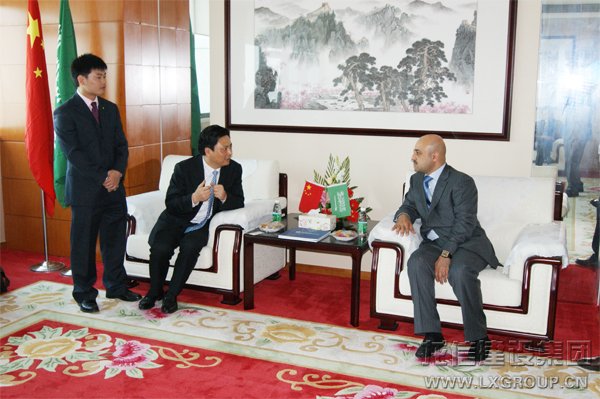 沙特奥斯曼集团副主席阿仆杜拉参访集团公司_优惠活动办理大厅有限公司-衡宇修建工程总承包|全装修品牌向导者|国家住宅工业化基地