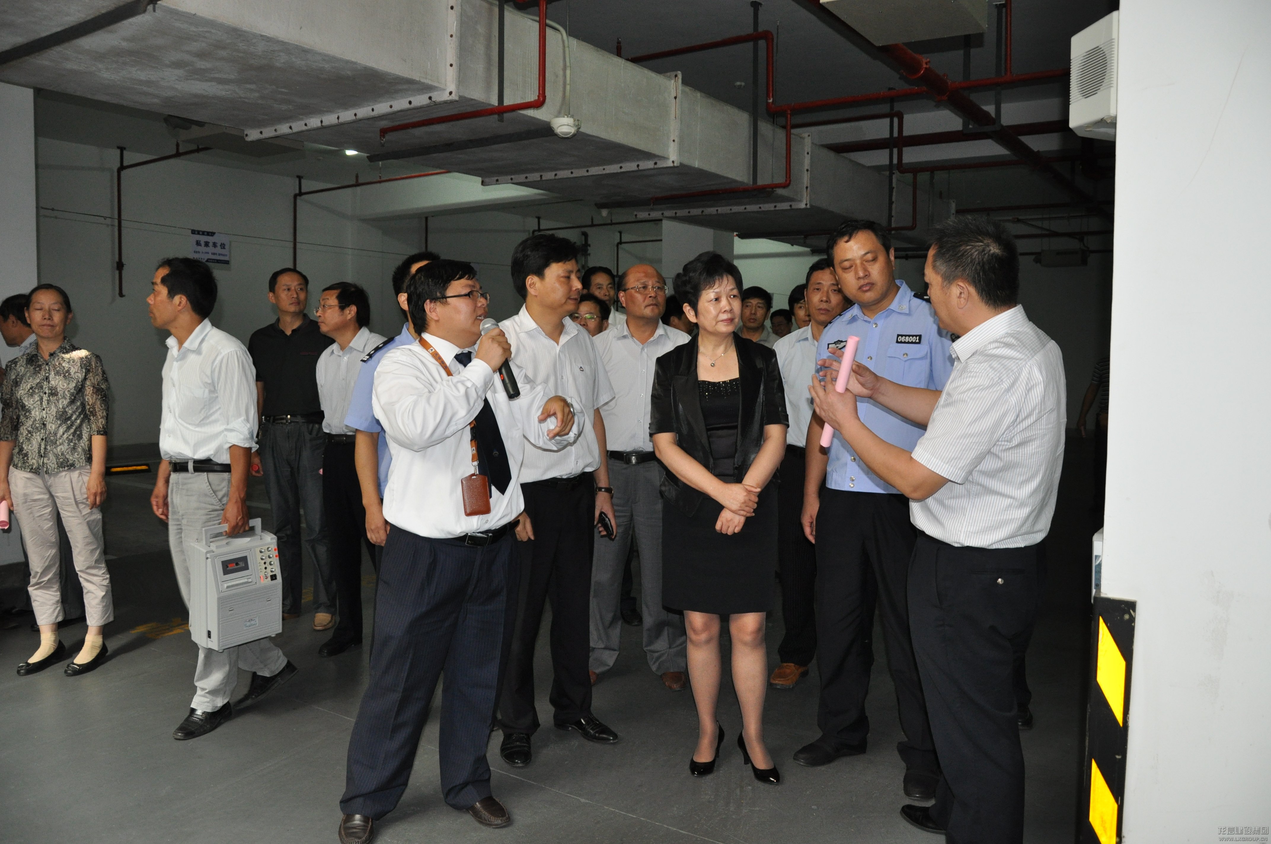 人大副主任肖振时等向导到海门《运杰·龙馨园》小区旅行智能化系统_优惠活动办理大厅有限公司-衡宇修建工程总承包|全装修品牌向导者|国家住宅工业化基地