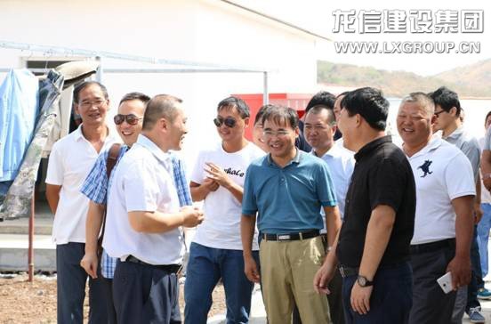 驻佛使馆向导中秋佳节慰问我项目一线员工_优惠活动办理大厅有限公司-衡宇修建工程总承包|全装修品牌向导者|国家住宅工业化基地