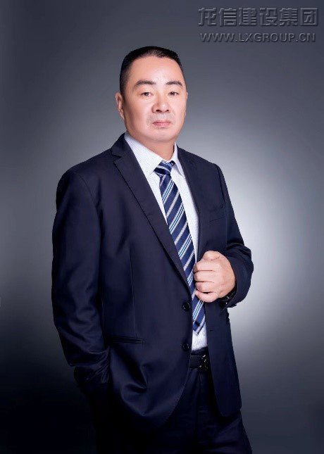 模范优惠活动办理大厅人专题一： 以公司为家，，他们在通俗事情中用行动叙述着_优惠活动办理大厅有限公司-衡宇修建工程总承包|全装修品牌向导者|国家住宅工业化基地