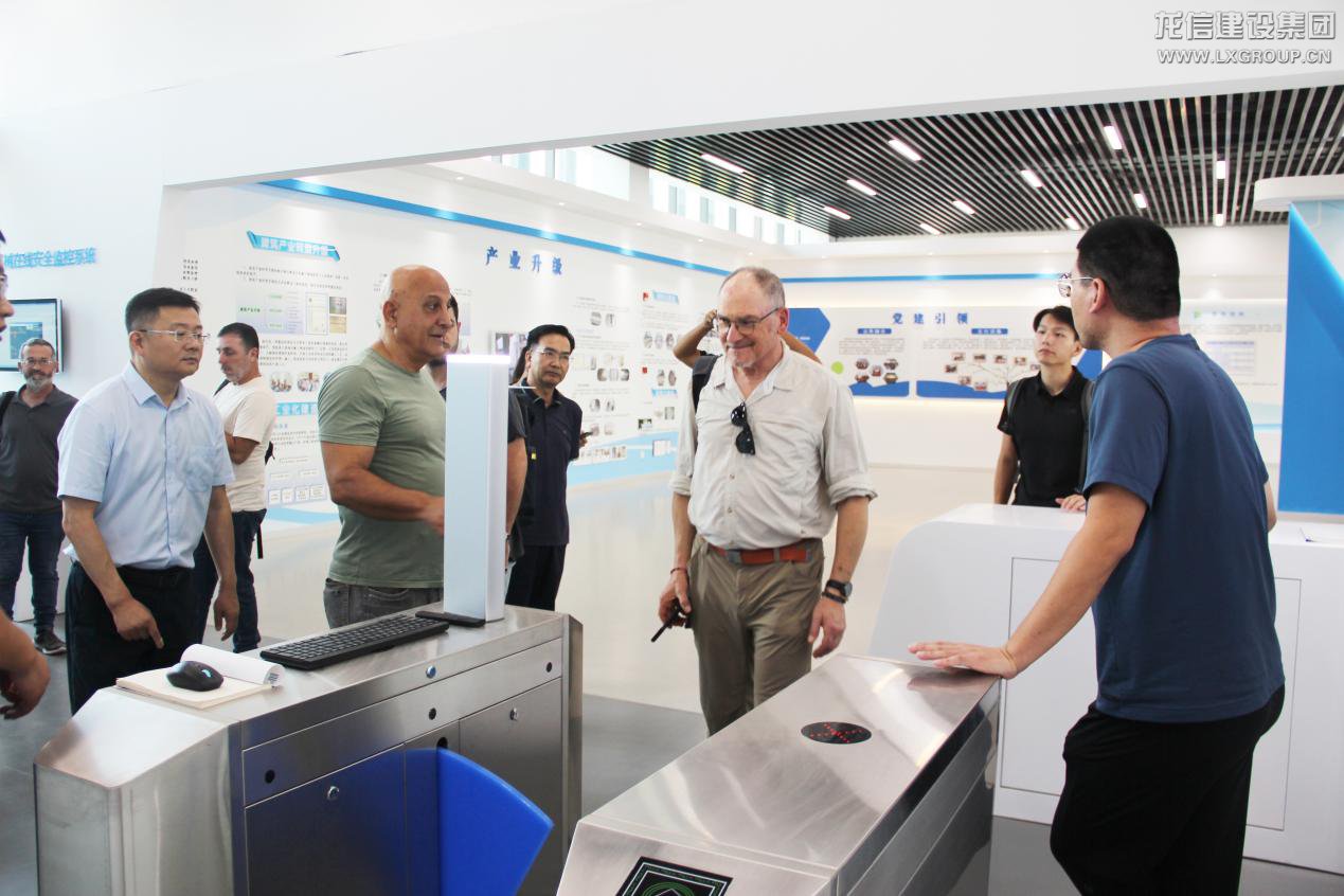 以色列媒体中国行代表团采访调研优惠活动办理大厅集团_优惠活动办理大厅有限公司-衡宇修建工程总承包|全装修品牌向导者|国家住宅工业化基地